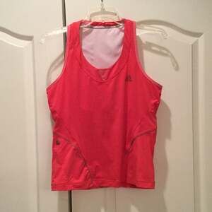 Adidas L melon pink workout top w/bra euc